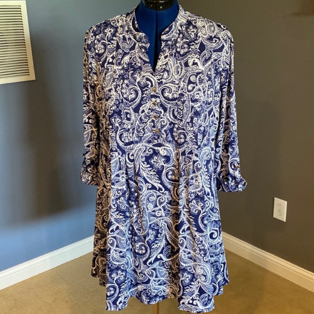🥳 BOGO  half off! 
Blue and white flowy dress